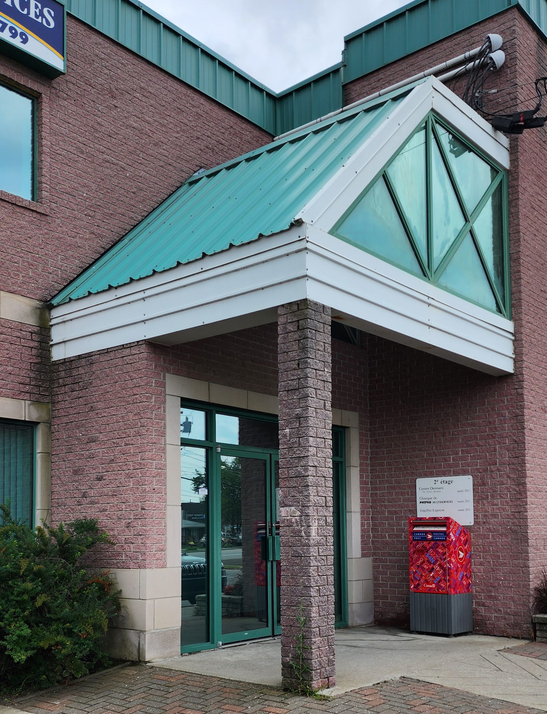 Détail de l'auvent d'entrée existant